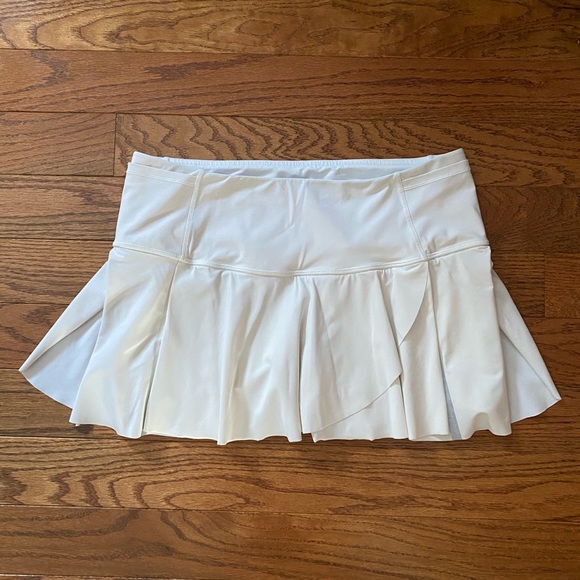 Lululemon Hit your Stride Skirt white RARE - Picture 2 of 10